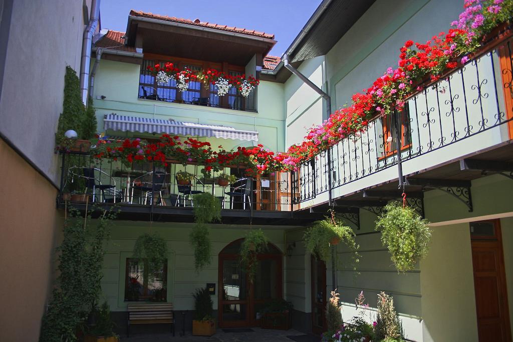 Boutique Penzion Slovenska - Penzion Bella Sicilia 프레쇼브 외부 사진